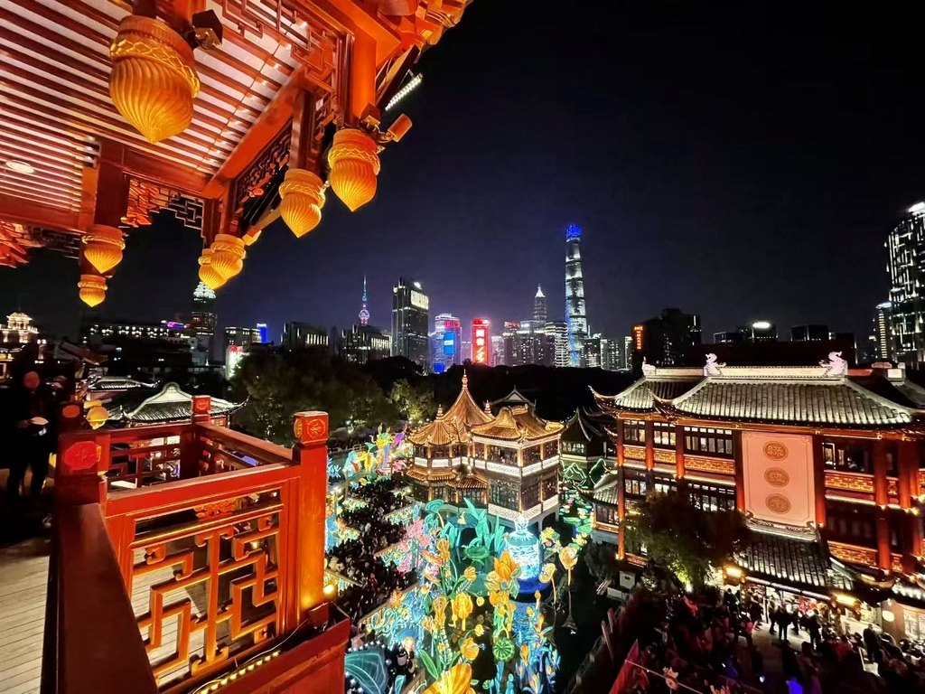 Lanterns at Yu Garden with the Pudong skyline
